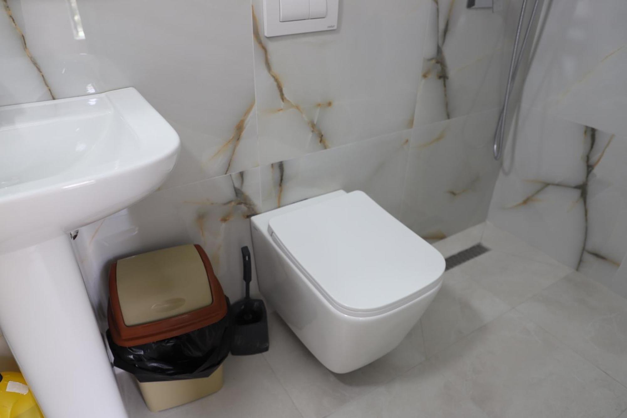 Guesthouse N&B Μπεράτ Εξωτερικό φωτογραφία